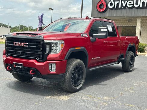 Used 2022 GMC Sierra 2500 AT4 w/ AT4 Preferred Package AWD/4WD image 3