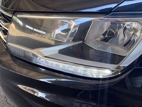 Used 2018 Volkswagen Tiguan S image 27