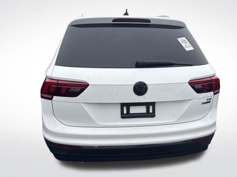Used 2018 Volkswagen Tiguan SEL image 3