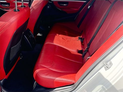 Used 2018 BMW 330e image 29