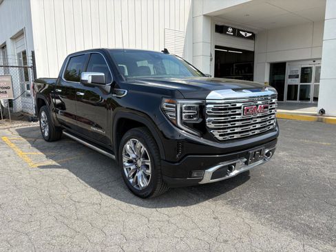Used 2022 GMC Sierra 1500 Denali w/ Denali Reserve Package image 3