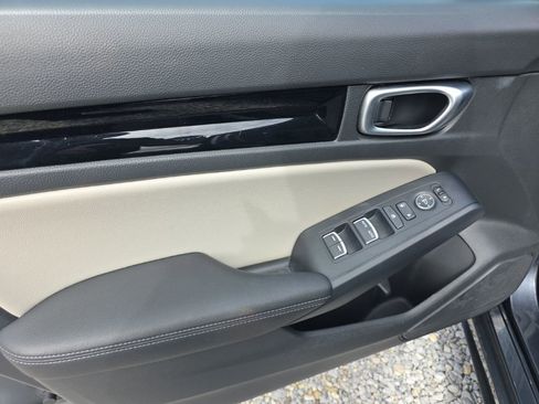 Used 2024 Honda Civic EX-L image 11