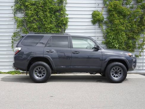 Used 2024 Toyota 4Runner TRD Off-Road Premium AWD/4WD image 7