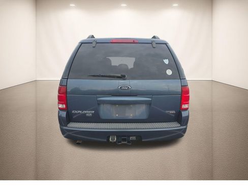 Used 2005 Ford Explorer XLT RWD image 6