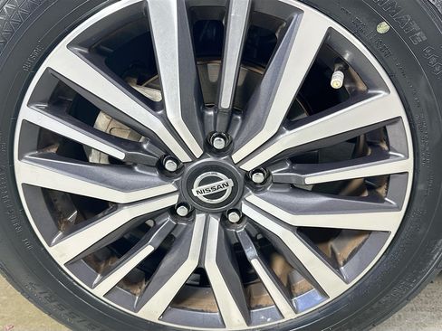 Used 2021 Nissan Kicks SR FWD image 27