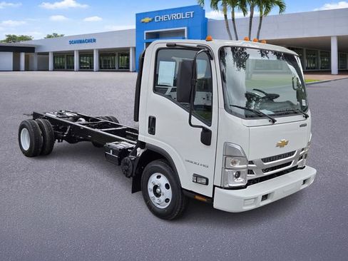 New 2025 Chevrolet Low Cab Forward image 2
