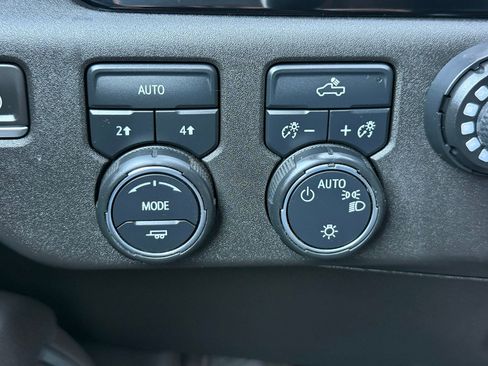 Certified 2023 Chevrolet Silverado 1500 LT image 33