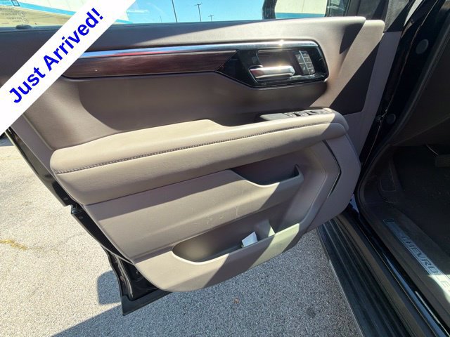 Used 2025 Chevrolet Suburban LT RWD image 41
