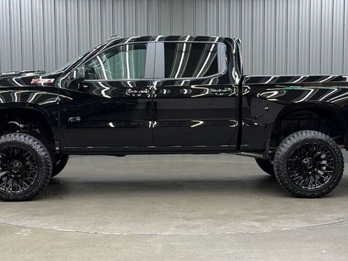 Used 2025 Chevrolet Silverado 1500 LT Trail Boss w/ Convenience Package II AWD/4WD image 2