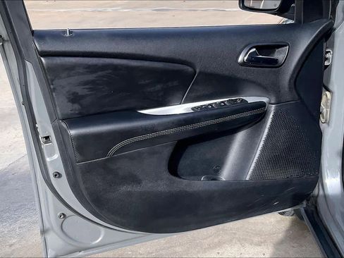 Used 2020 Dodge Journey SE w/ SE Popular Equipment Group image 20