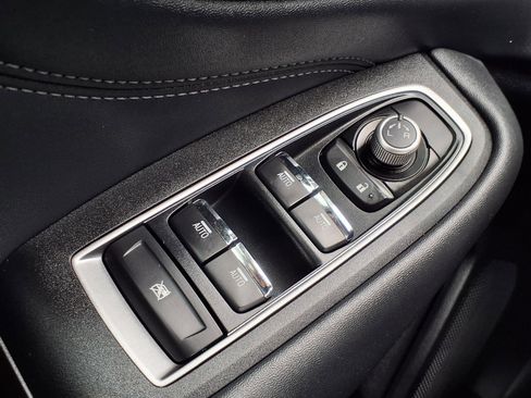 Used 2025 Subaru Outback Limited image 11