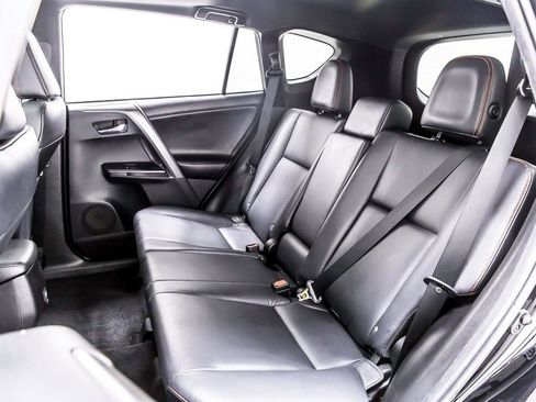 Used 2018 Toyota RAV4 SE w/ Power Extra Value Package FWD image 31