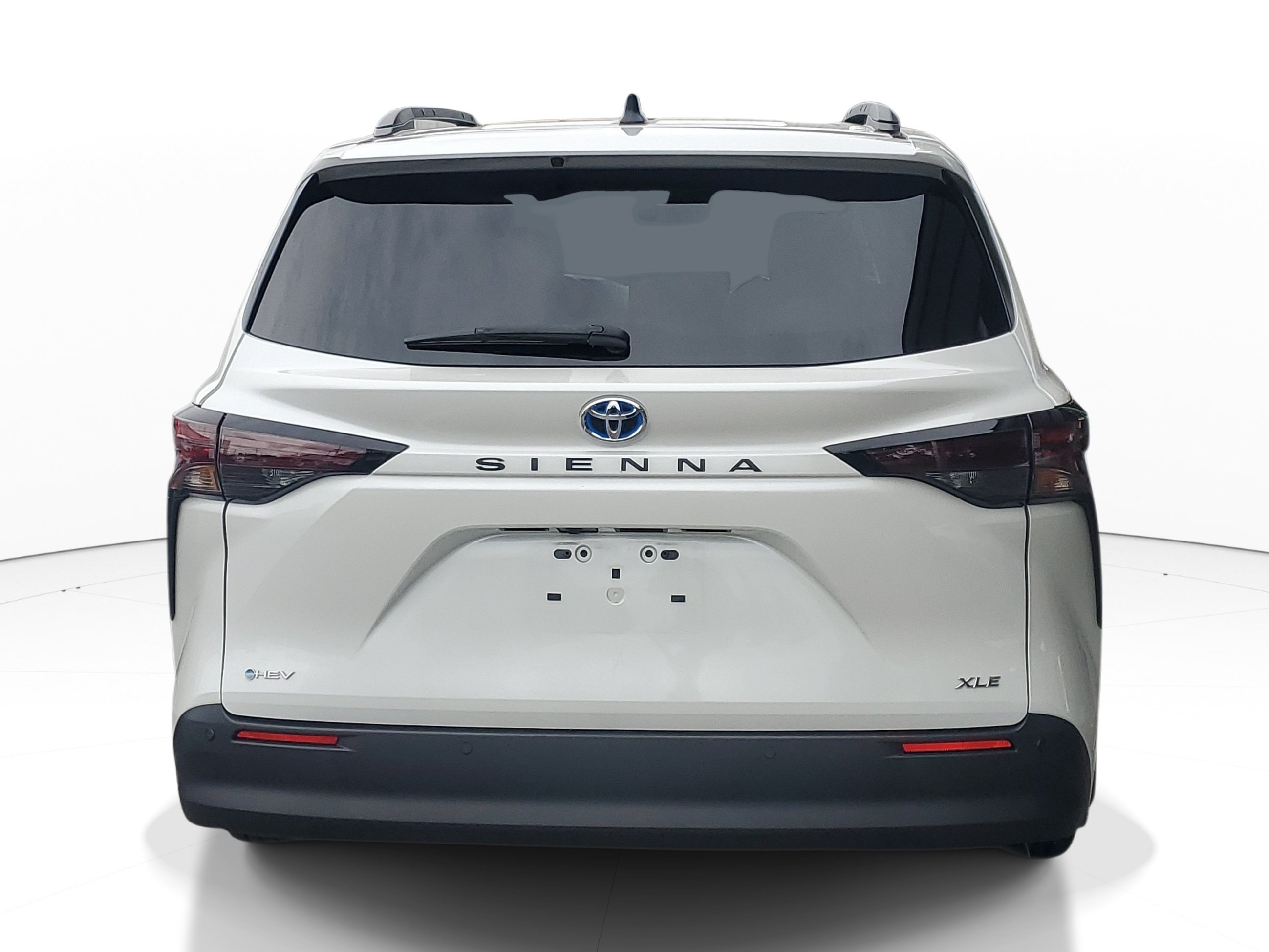 Used 2025 Toyota Sienna XLE FWD image 5