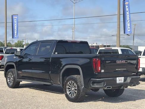 Used 2022 GMC Sierra 1500 AT4 AWD/4WD image 9