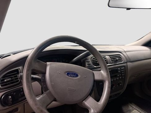 Used 2004 Ford Taurus SE FWD image 10