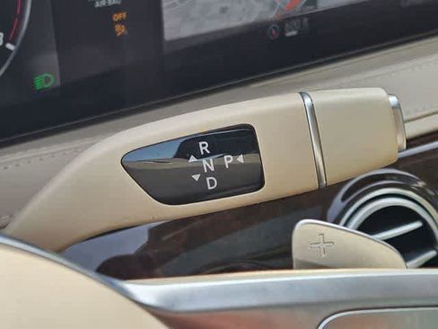 Used 2019 Mercedes-Benz S 560 Sedan image 34