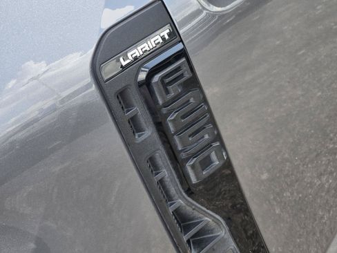 Used 2023 Ford F250 Lariat w/ Lariat Ultimate Package AWD/4WD image 9