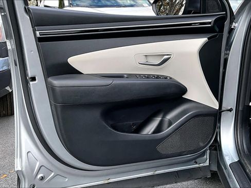 Used 2024 Hyundai Tucson SE image 19