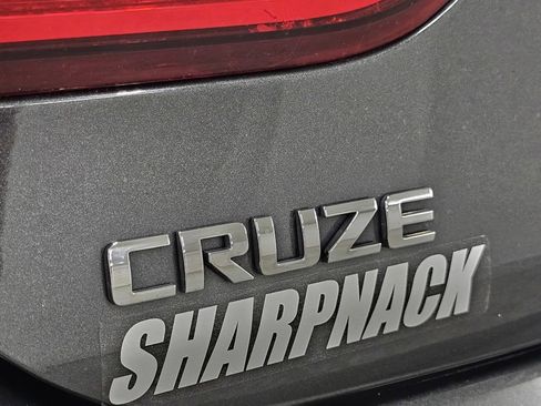 Used 2018 Chevrolet Cruze LT w/ LT Convenience Package FWD image 21