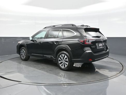 Used 2023 Subaru Outback Premium image 5