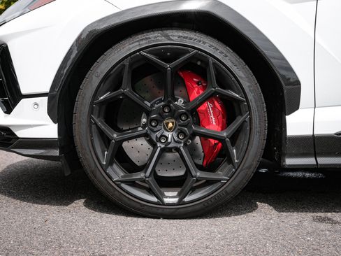 Used 2023 Lamborghini Urus Performante AWD/4WD image 14