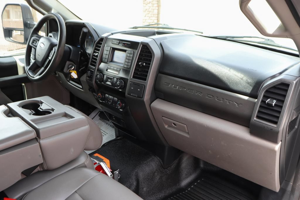 Used 2020 Ford F550 4x4 Regular Cab Super Duty image 37
