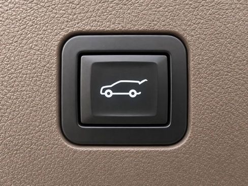 Used 2021 GMC Yukon Denali w/ Denali Premium Package AWD/4WD image 10