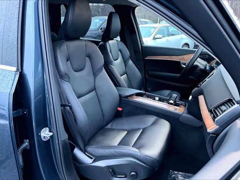 Certified 2024 Volvo XC90 B6 Plus w/ Protection Package Premier image 7