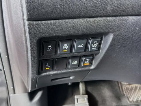 Used 2015 Nissan Pathfinder Platinum w/ Family Entertainment Package AWD/4WD image 38