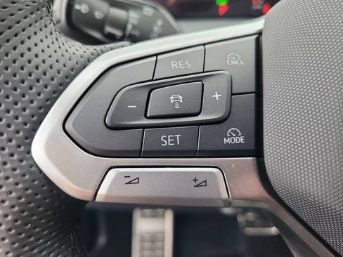 Used 2026 Volkswagen Tiguan SE R-Line AWD/4WD image 23