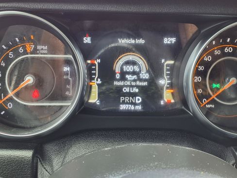 Used 2021 Jeep Gladiator Overland AWD/4WD image 17