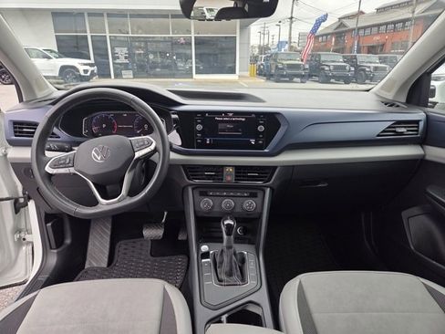 Used 2022 Volkswagen Taos SE w/ IQ.Drive SE Package image 4
