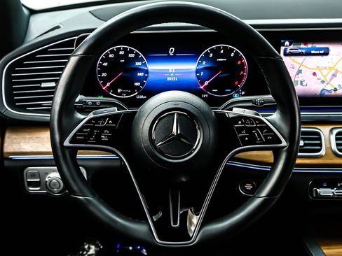 Certified 2024 Mercedes-Benz GLS 450 4MATIC image 18