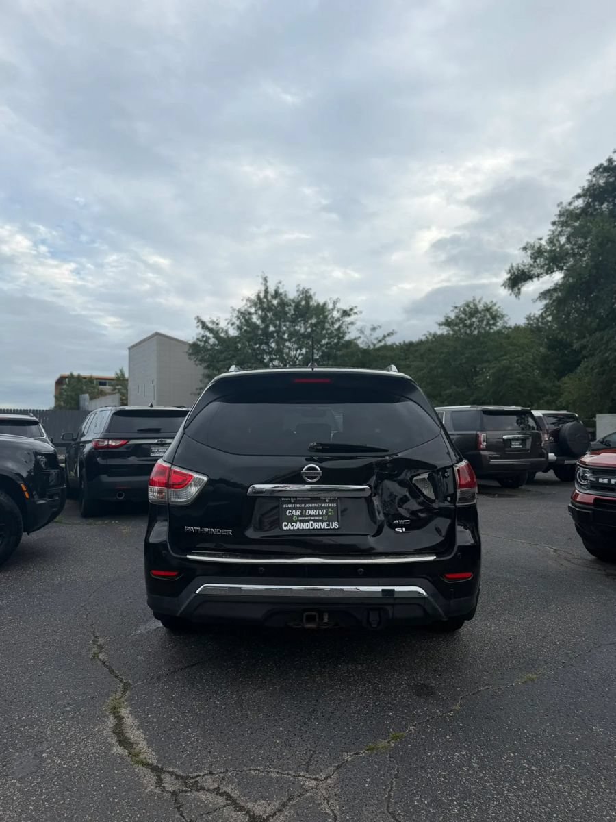 Used 2014 Nissan Pathfinder SL w/ SL Premium Package AWD/4WD image 4