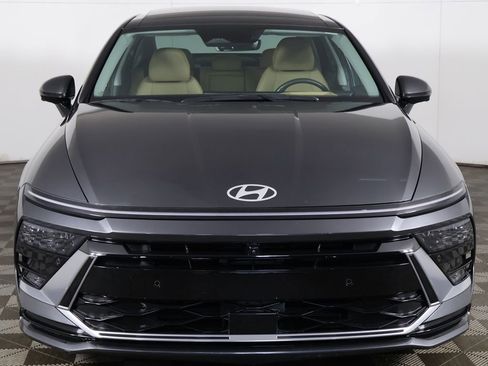 Used 2025 Hyundai Sonata Limited FWD image 15