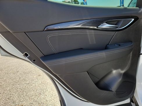 Used 2023 Buick Envision Essence FWD image 9