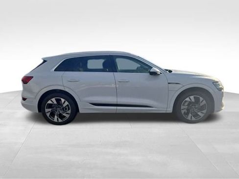 Used 2021 Audi e-tron Premium Plus w/ Premium Plus Package image 8
