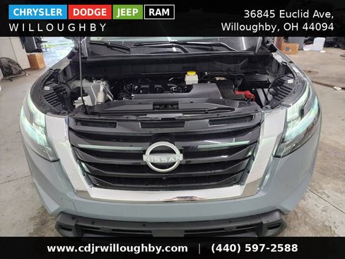 Used 2025 Nissan Pathfinder Platinum AWD/4WD image 42