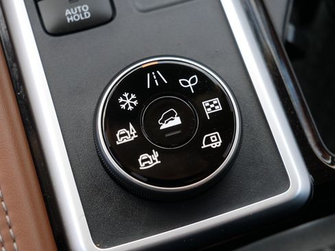 Certified 2024 Nissan Pathfinder Platinum w/ Cargo Package image 32