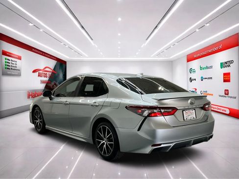 Used 2022 Toyota Camry SE w/ Audio Upgrade Package image 6