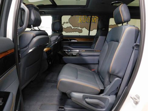 Used 2022 Jeep Grand Wagoneer Series II w/ Convenience Group III image 85