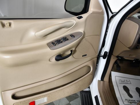 Used 1998 Ford Expedition Eddie Bauer RWD image 30
