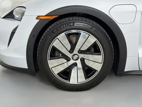Used 2024 Porsche Taycan 4 Cross Turismo AWD/4WD image 33