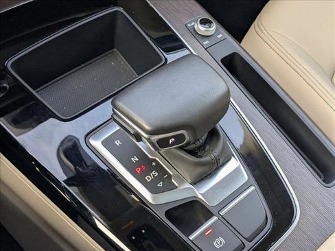 Used 2021 Audi Q5 Premium w/ Convenience Package image 12