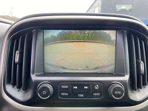 Used 2015 Chevrolet Colorado Z71 image 37