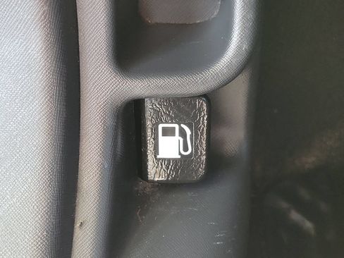 Used 2004 Honda CR-V LX image 17