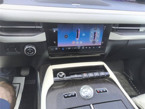 Used 2025 Lincoln Navigator L Black Label AWD/4WD image 36