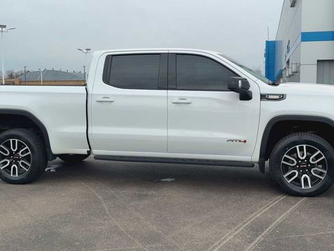 Certified 2022 GMC Sierra 1500 AT4 w/ AT4 Preferred Package image 9