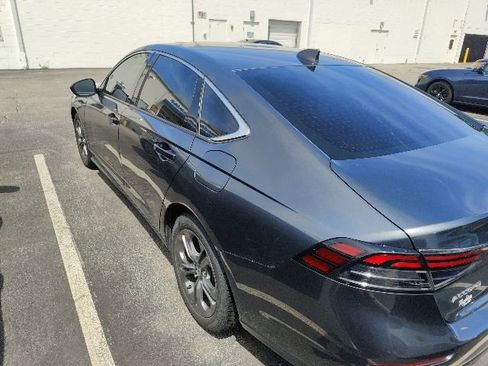 Used 2023 Honda Accord EX image 8