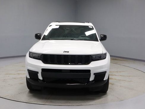 Used 2023 Jeep Grand Cherokee L Laredo AWD/4WD image 6